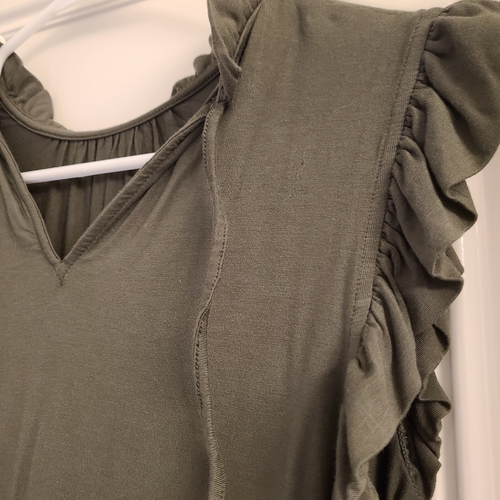 Express sleeveless blouse.